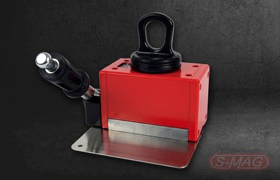 Permanent magnetic lifter holding a steel plate