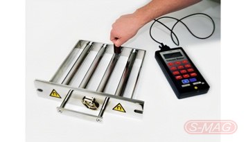 Hand-held gauss meter with probe