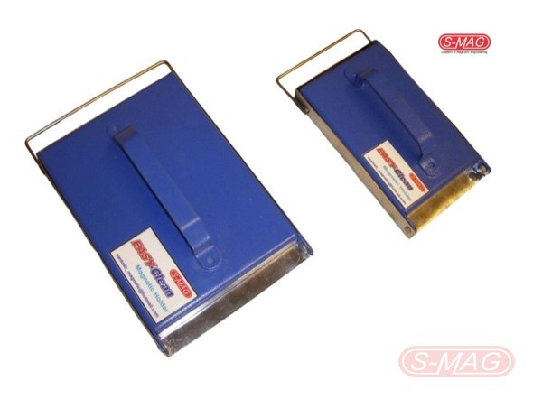 Two sizes of hand-held easy-clean magnetic separator