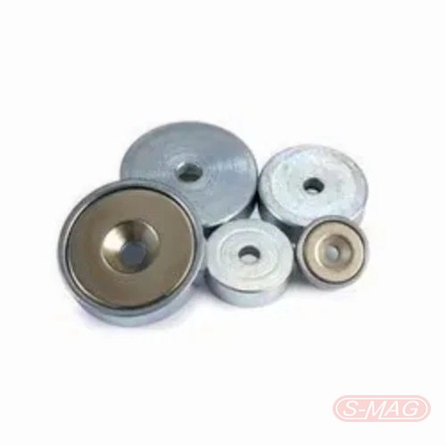 Countersunk pot magnets in mixed sizes