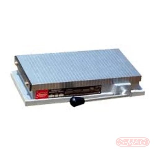 Rectangular permanent magnetic chuck with operating lever