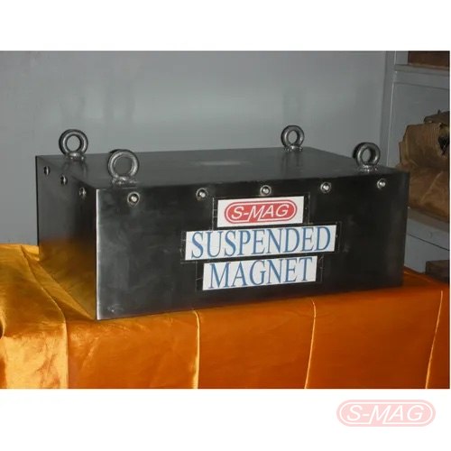 Encapsulated plate magnet with lifting eye bolts